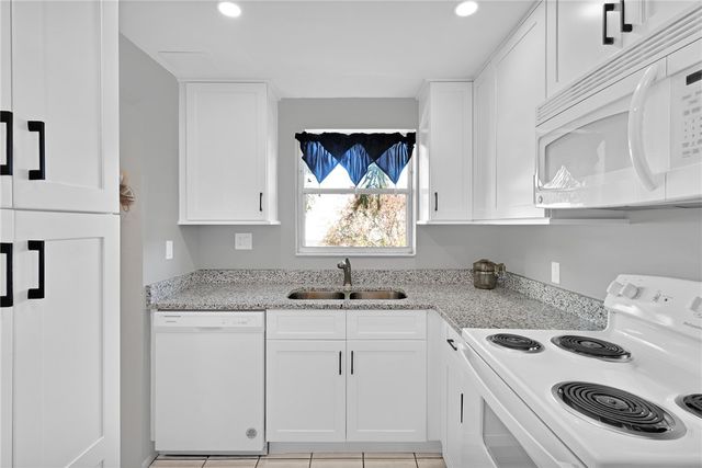 1100 N Ponce De Leon Circle 203, Vero Beach, FL 32960