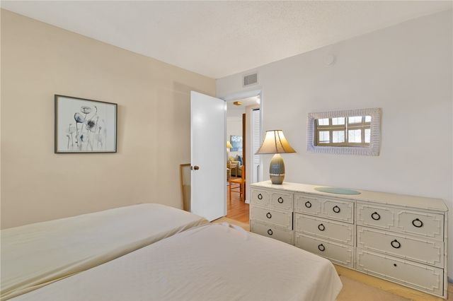 1100 N Ponce De Leon Circle 203, Vero Beach, FL 32960