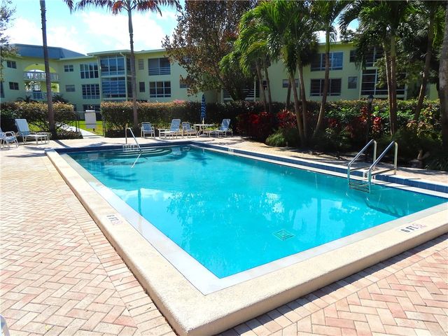 1100 N Ponce De Leon Circle 203, Vero Beach, FL 32960