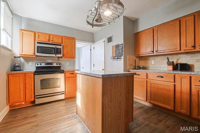 122 W Courtois Street, St Louis, MO 63111