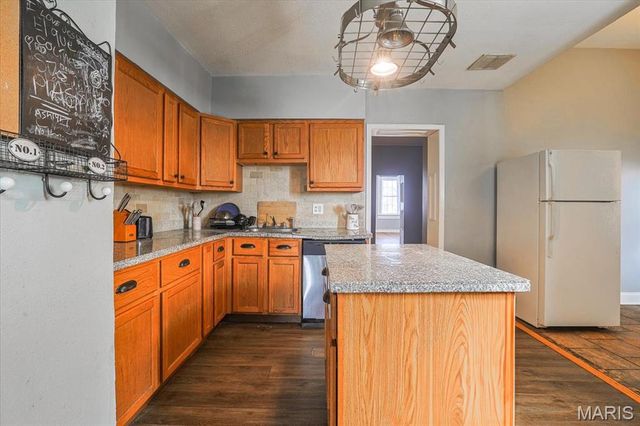 122 W Courtois Street, St Louis, MO 63111