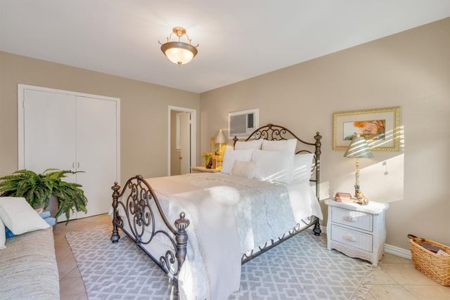 7140 Spring Valley Road, Dallas, TX 75254