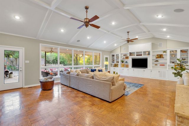 7140 Spring Valley Road, Dallas, TX 75254