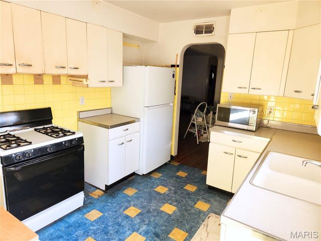 38 S 86th Street, Belleville, IL 62223