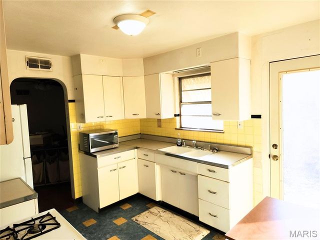 38 S 86th Street, Belleville, IL 62223