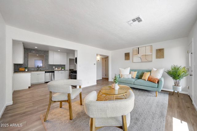 224 W GLENROSA Avenue, Phoenix, AZ 85013