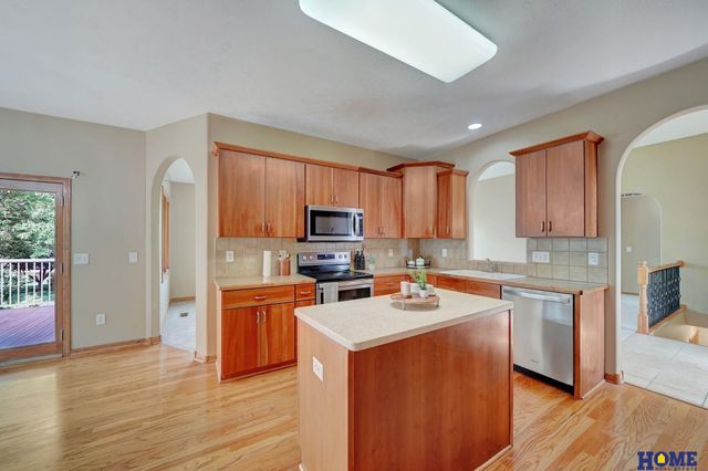 4911 S 76th Street, Lincoln, NE 68516