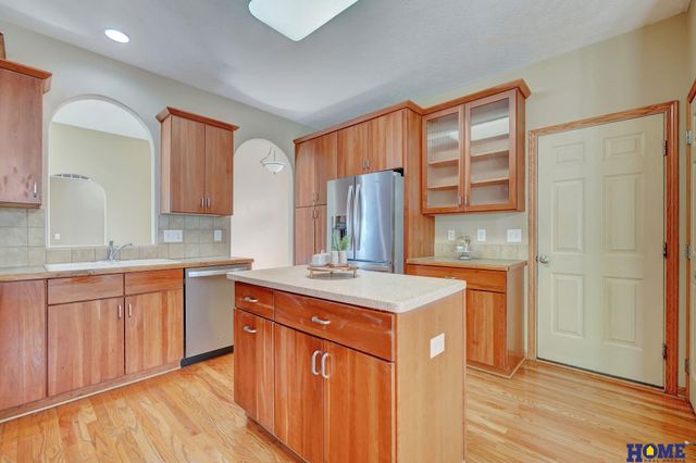 4911 S 76th Street, Lincoln, NE 68516