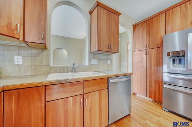 4911 S 76th Street, Lincoln, NE 68516