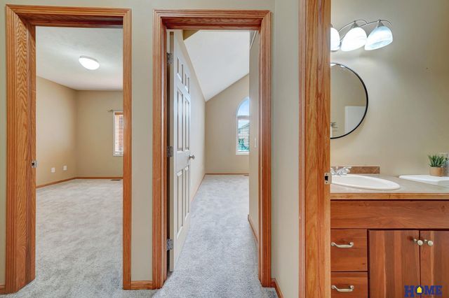 4911 S 76th Street, Lincoln, NE 68516