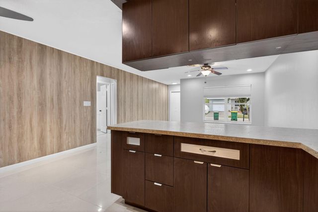 8709 NW 57th Dr, Tamarac, FL 33321