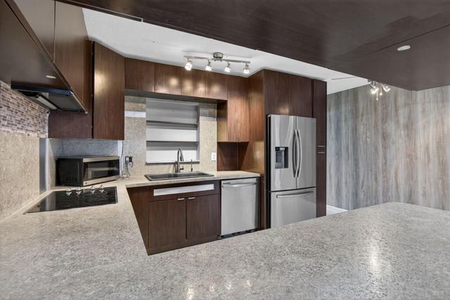 8709 NW 57th Dr, Tamarac, FL 33321