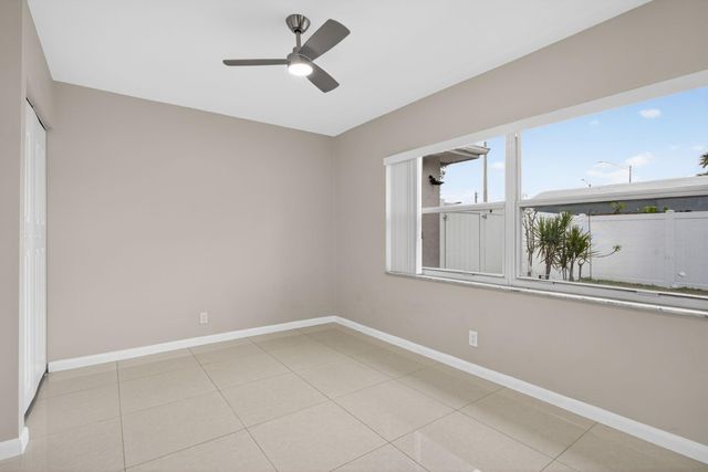 8709 NW 57th Dr, Tamarac, FL 33321