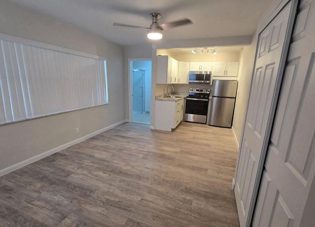 8709 NW 57th Dr, Tamarac, FL 33321