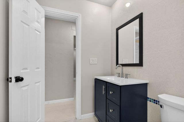 8709 NW 57th Dr, Tamarac, FL 33321