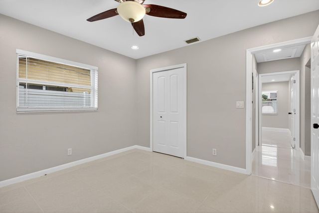 8709 NW 57th Dr, Tamarac, FL 33321