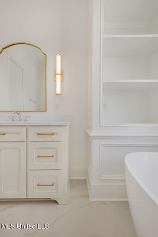 102 S Beach Drive, Ocean Springs, MS 39564