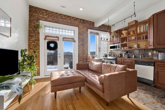 3107 W George Street 3, Chicago, IL 60618