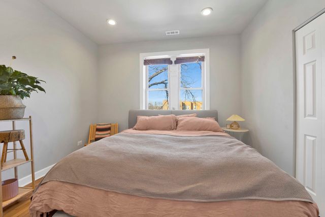 3107 W George Street 3, Chicago, IL 60618