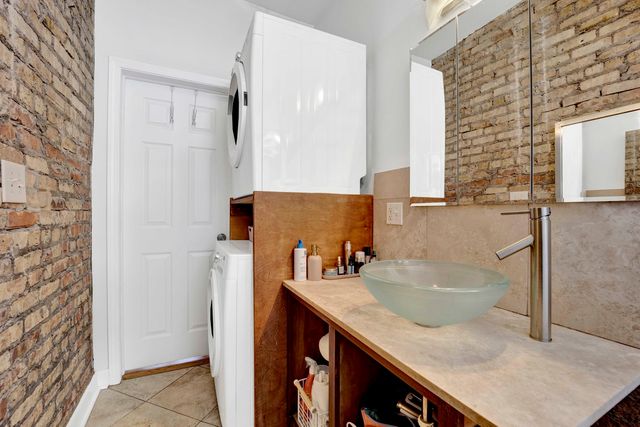 3107 W George Street 3, Chicago, IL 60618