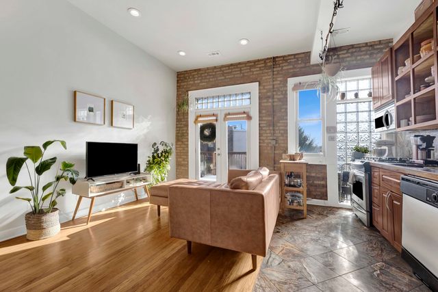 3107 W George Street 3, Chicago, IL 60618