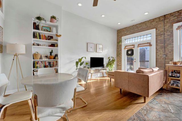 3107 W George Street 3, Chicago, IL 60618