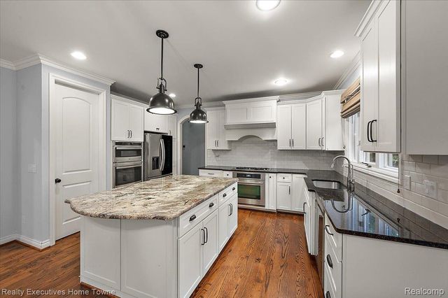 2919 Addison Circle N, Oakland Charter Township, MI 48306