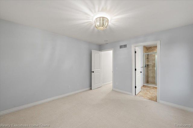 2919 Addison Circle N, Oakland Charter Township, MI 48306
