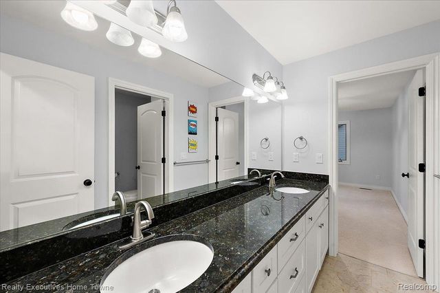 2919 Addison Circle N, Oakland Charter Township, MI 48306