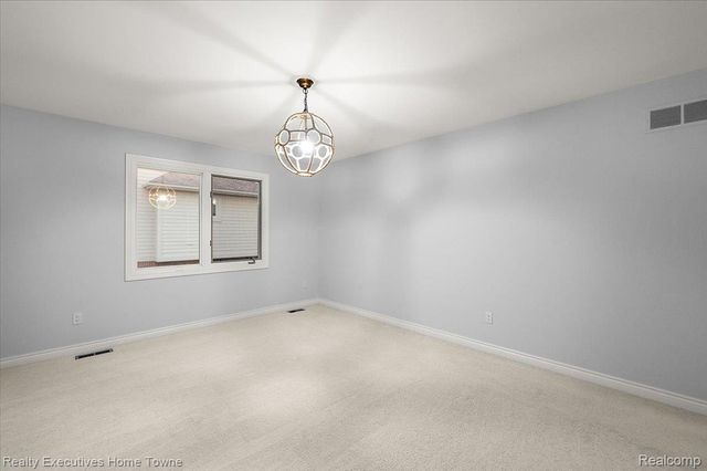 2919 Addison Circle N, Oakland Charter Township, MI 48306