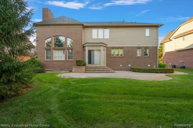 2919 Addison Circle N, Oakland Charter Township, MI 48306