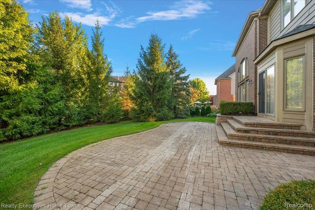 2919 Addison Circle N, Oakland Charter Township, MI 48306