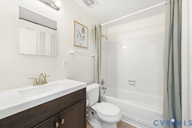 8819 Pepperidge Rd, Chesterfield, VA 23236