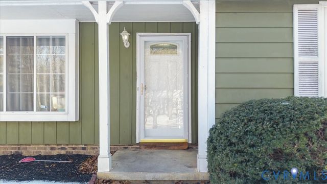 8819 Pepperidge Rd, Chesterfield, VA 23236