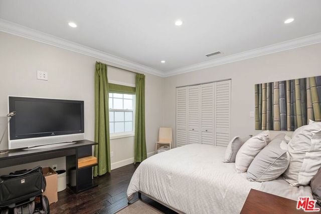 5618 Saint Clair Avenue, Valley Village, CA 91607