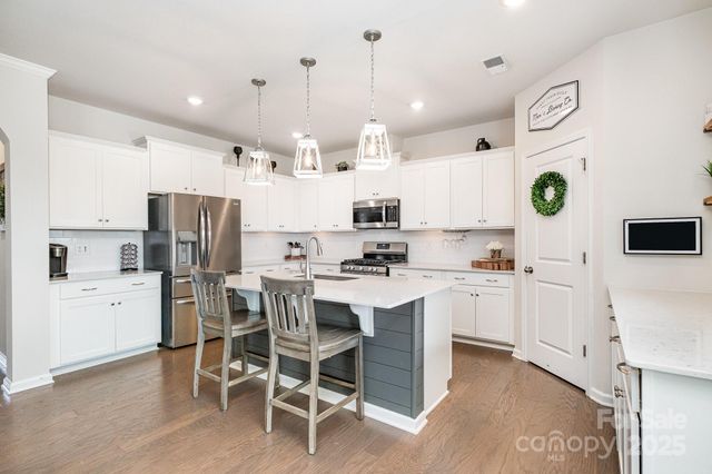 17502 Snug Harbor Road, Charlotte, NC 28278