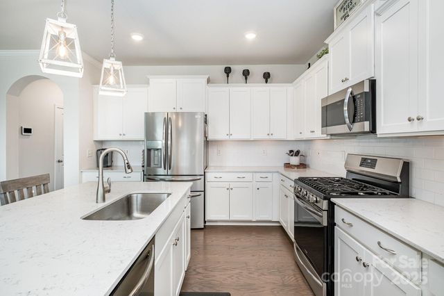 17502 Snug Harbor Road, Charlotte, NC 28278