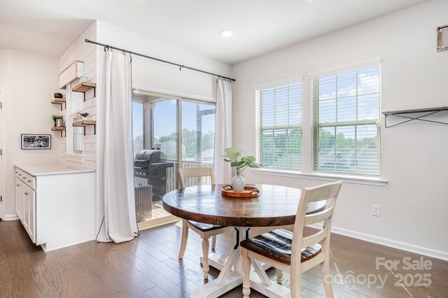 17502 Snug Harbor Road, Charlotte, NC 28278