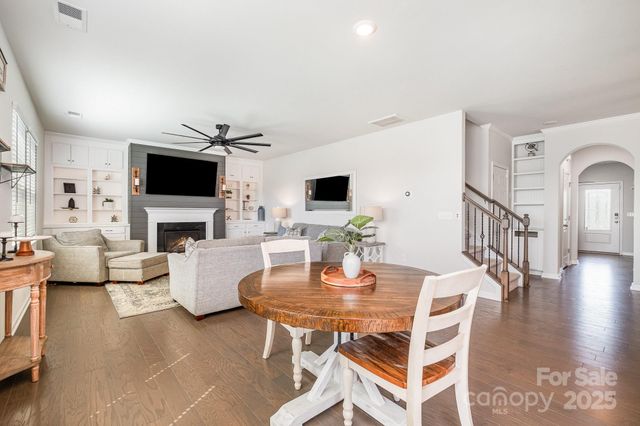 17502 Snug Harbor Road, Charlotte, NC 28278