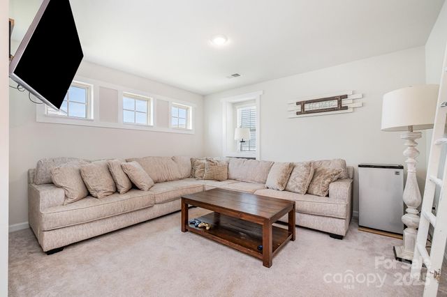 17502 Snug Harbor Road, Charlotte, NC 28278