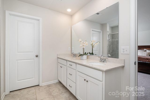 17502 Snug Harbor Road, Charlotte, NC 28278