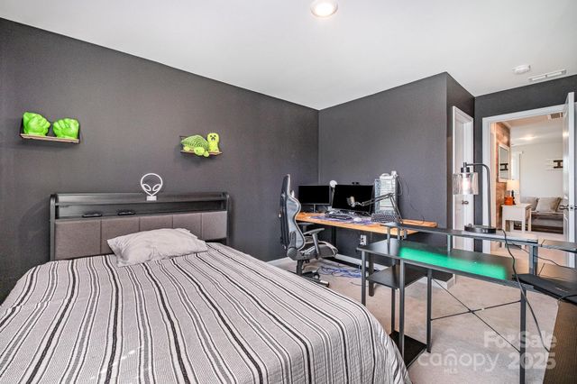 17502 Snug Harbor Road, Charlotte, NC 28278