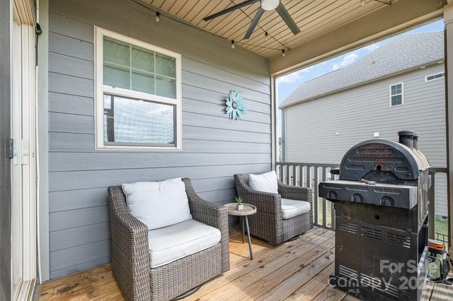 17502 Snug Harbor Road, Charlotte, NC 28278