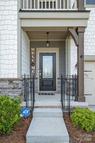 17502 Snug Harbor Road, Charlotte, NC 28278