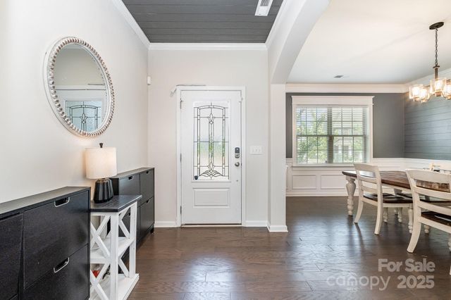 17502 Snug Harbor Road, Charlotte, NC 28278