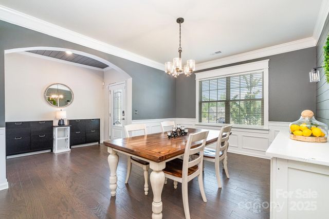 17502 Snug Harbor Road, Charlotte, NC 28278