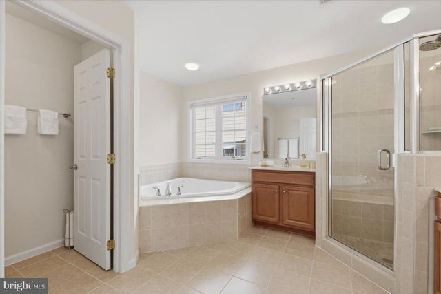 1006 HERITAGE FIELDS AVE, Rockville, MD 20850
