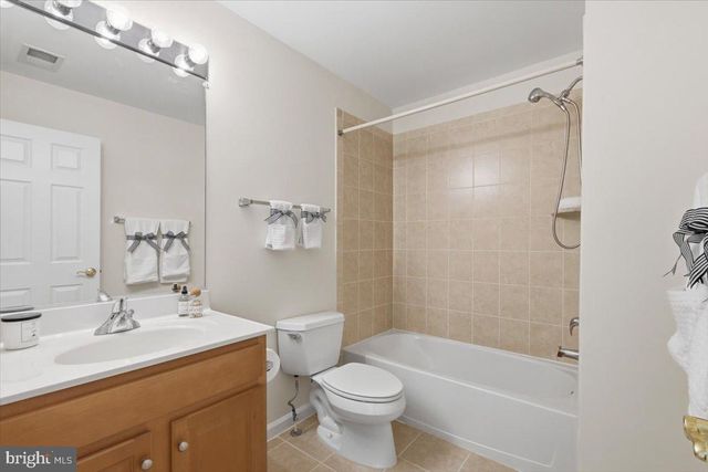 1006 HERITAGE FIELDS AVE, Rockville, MD 20850
