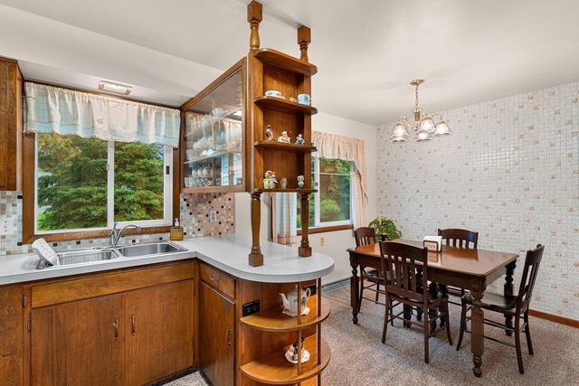 1619 Miriam ROAD, Manitowoc, WI 54220