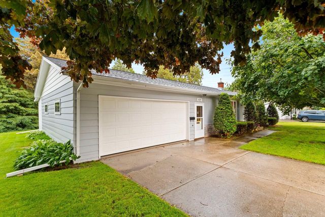 1619 Miriam ROAD, Manitowoc, WI 54220